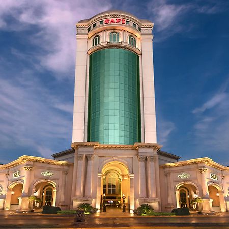 Safi Royal Luxury Valle San Pedro Garza Garcia Exterior photo The Green Tower