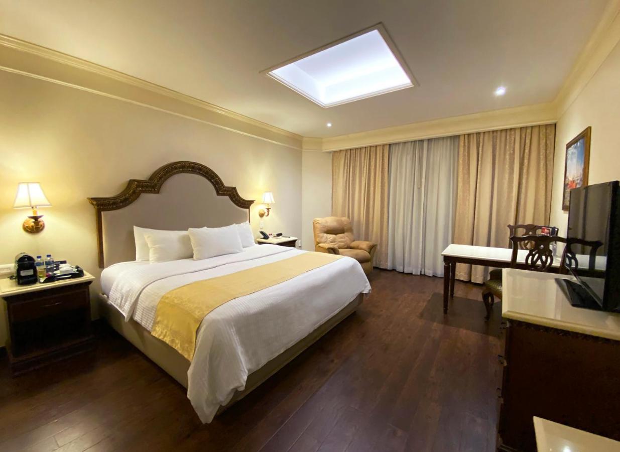 Safi Royal Luxury Valle San Pedro Garza Garcia Exterior photo Deluxe Room