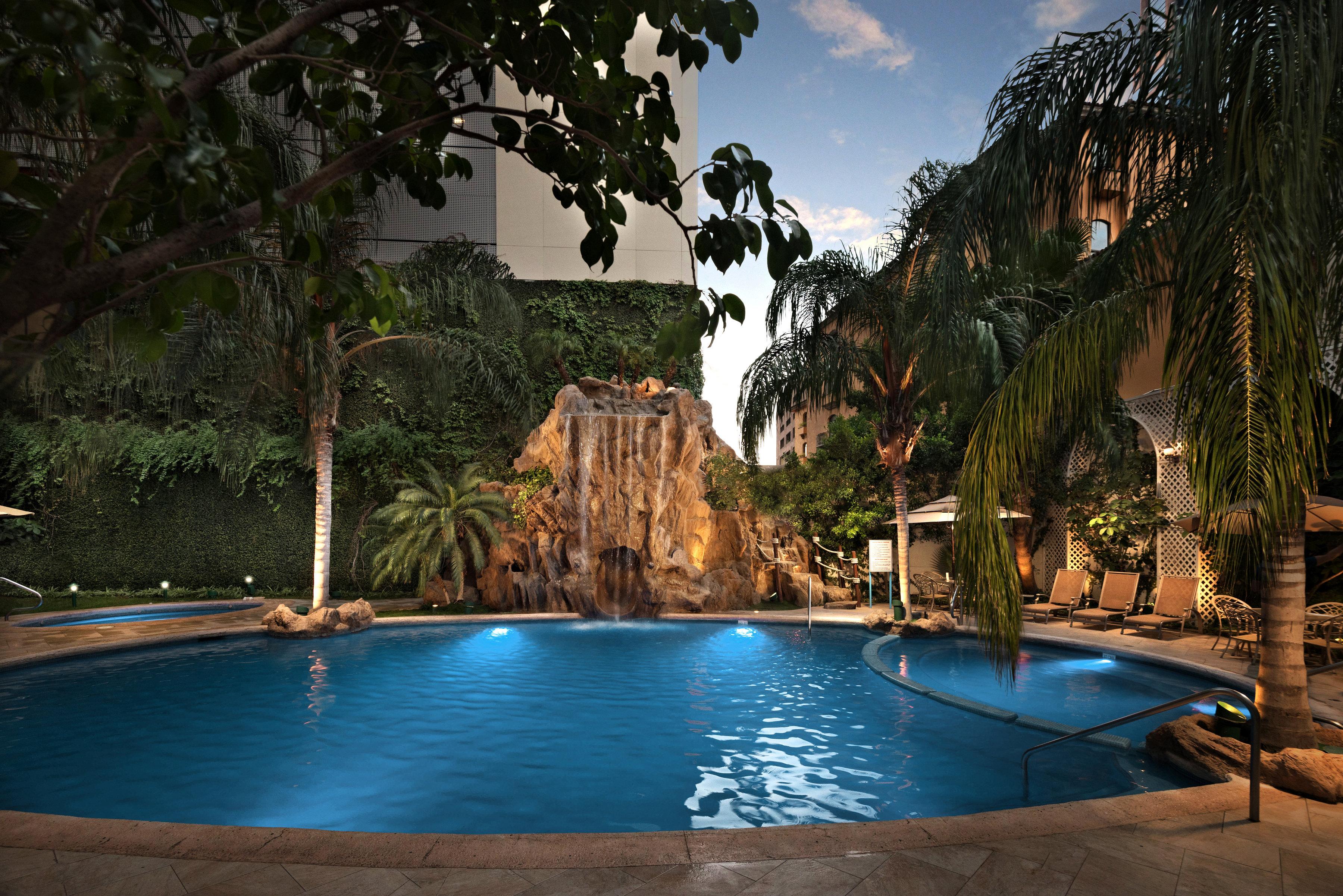 Safi Royal Luxury Valle San Pedro Garza Garcia Exterior photo The pool at the hotel