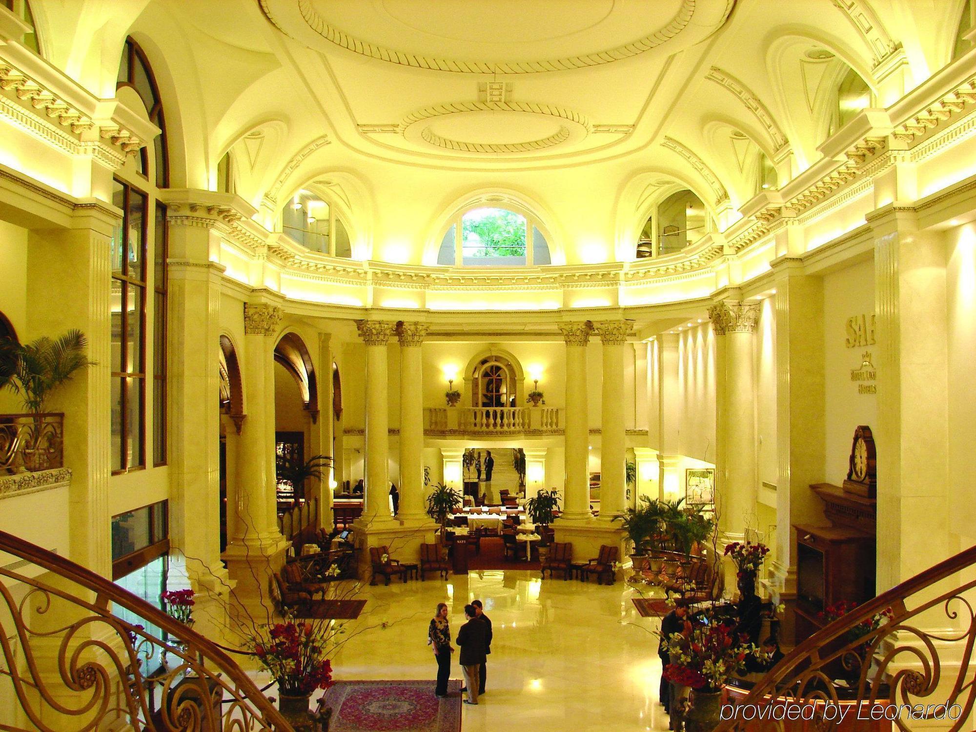 Safi Royal Luxury Valle San Pedro Garza Garcia Interior photo The lobby of the hotel