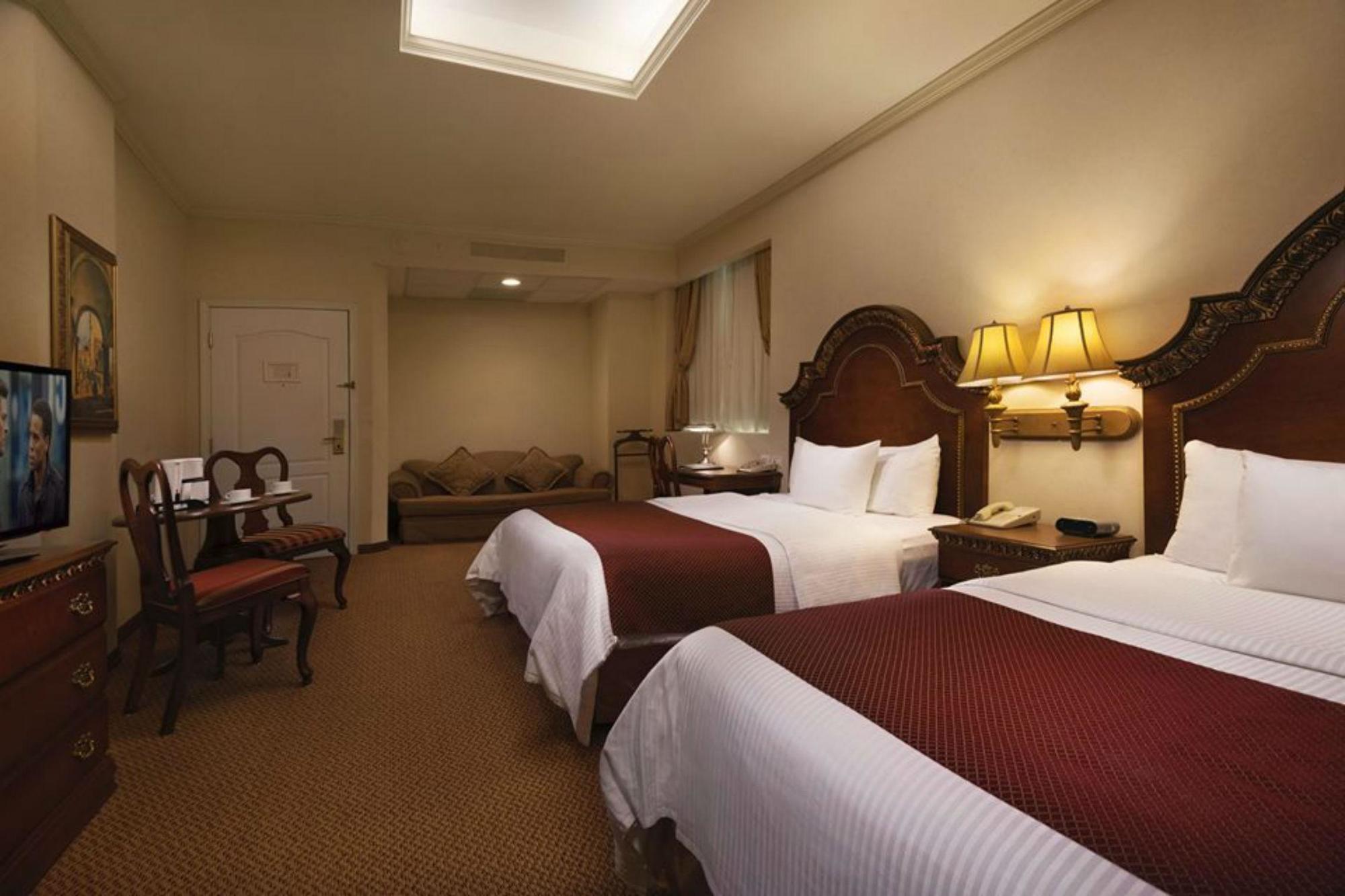 Safi Royal Luxury Valle San Pedro Garza Garcia Exterior photo A room at the Inn at the Opera